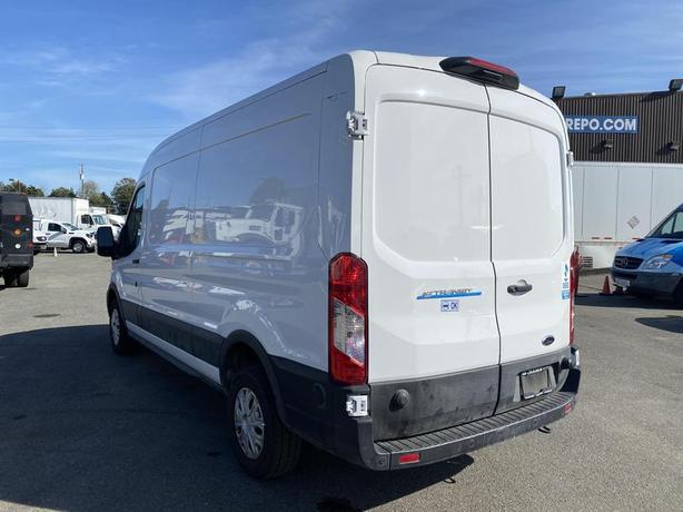 2022 Ford Transit 350 Van Medium Roof 130-inches WheelBase Electric image 3