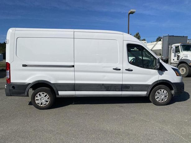 2022 Ford Transit 350 Van Medium Roof 130-inches WheelBase Electric image 6
