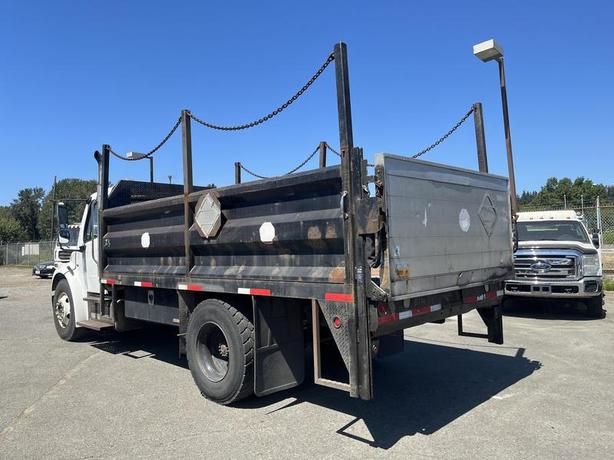 2007 Freightliner M2 106 15 Foot Flat Deck With Power Tailgate Diesel hydraulic  image 3