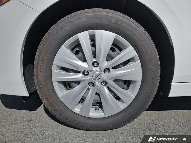 2024 Nissan Sentra S  Manual | One Owner | Heated Seats! image 6