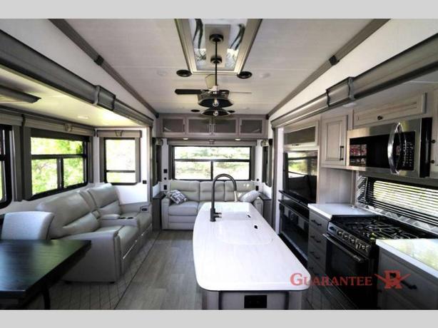 Used 2022 Keystone RV Montana 3121RL image 8