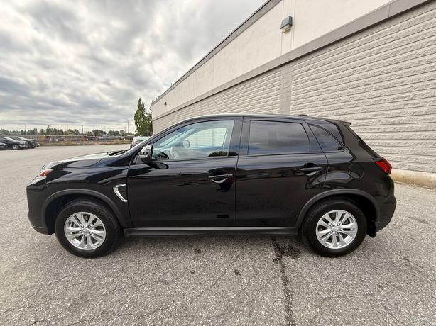 2023 Mitsubishi RVR SE AWC - Heated Seats, No Accidents image 8