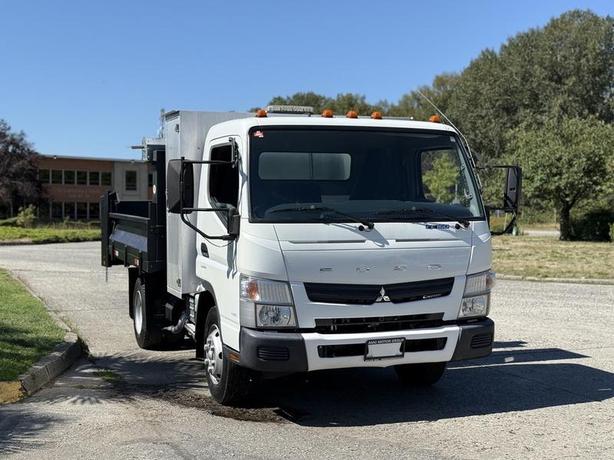 2015 Mitsubishi Fuso FE 9-Foot Diesel Dump Truck image 2