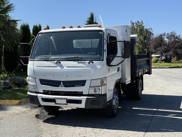 2015 Mitsubishi Fuso FE 9-Foot Diesel Dump Truck image 4