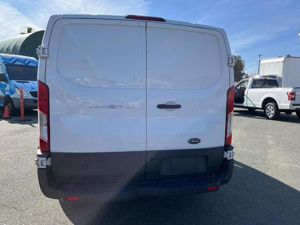 2017 Ford Transit 150 Van Low Roof 130-inches Wheel Base Cargo Van image 5