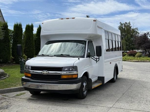 2017 Chevrolet Express G4500 13-Passenger Bus with Wheelchair Lift image 4