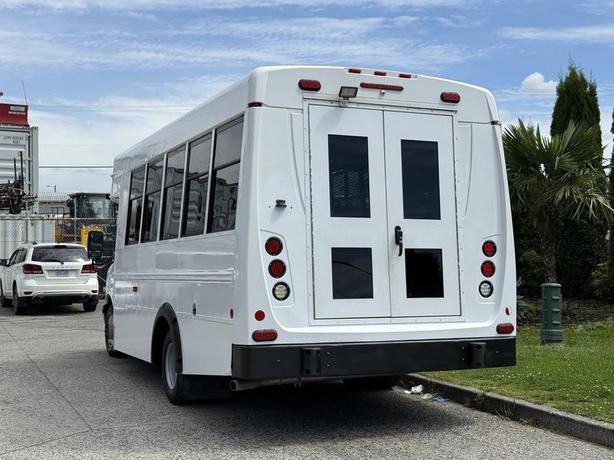 2017 Chevrolet Express G4500 13-Passenger Bus with Wheelchair Lift image 8