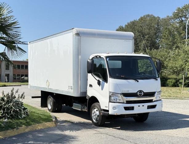2020 Hino 155 18-Foot Diesel Cube Van Box  Truck image 1