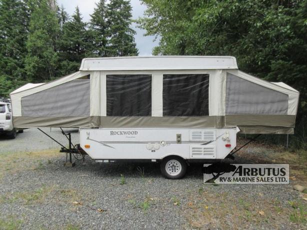 Used 2009 Forest River RV Rockwood Freedom LTD Series 1940LTD image 4