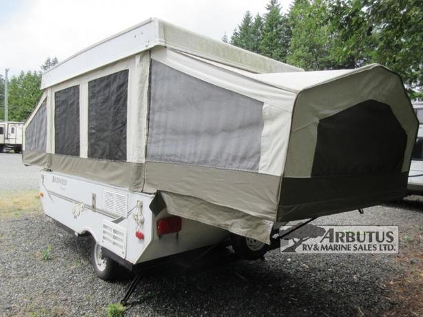 Used 2009 Forest River RV Rockwood Freedom LTD Series 1940LTD image 5
