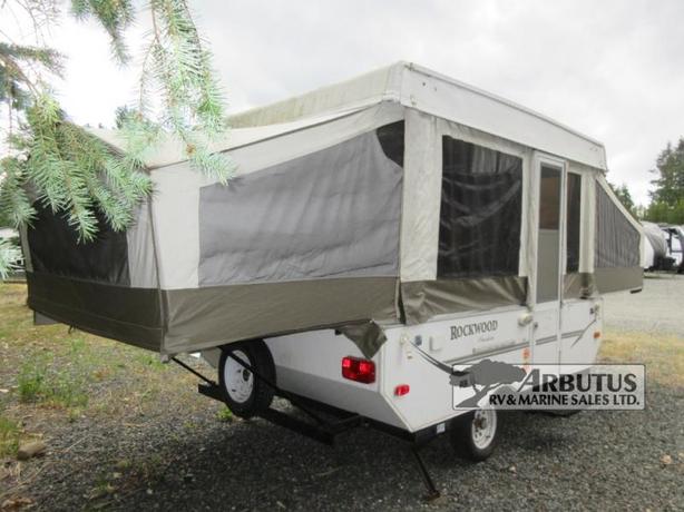 Used 2009 Forest River RV Rockwood Freedom LTD Series 1940LTD image 6