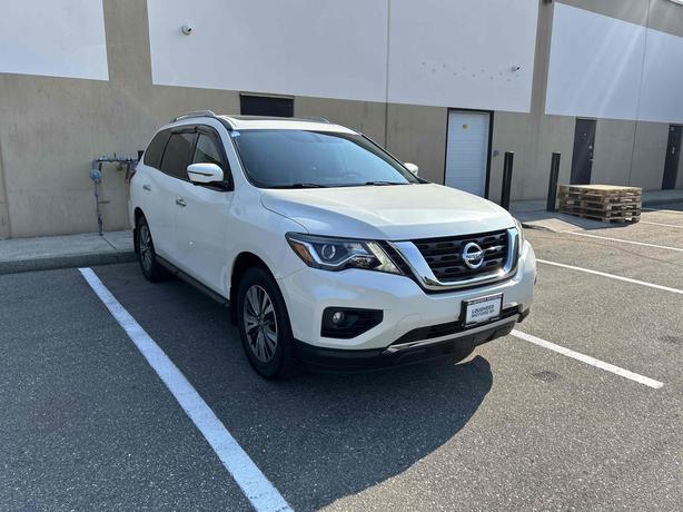 2017 Nissan Pathfinder image 1