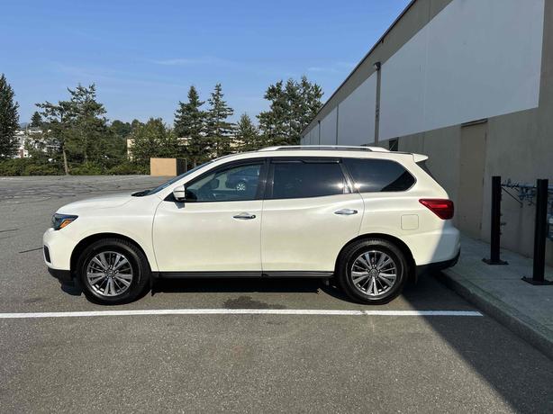 2017 Nissan Pathfinder image 4