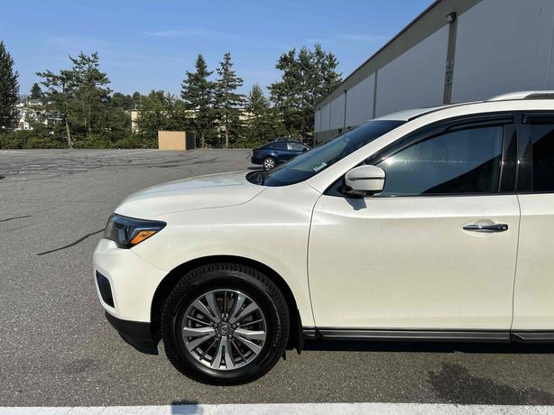 2017 Nissan Pathfinder image 5