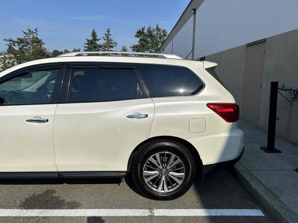 2017 Nissan Pathfinder image 7