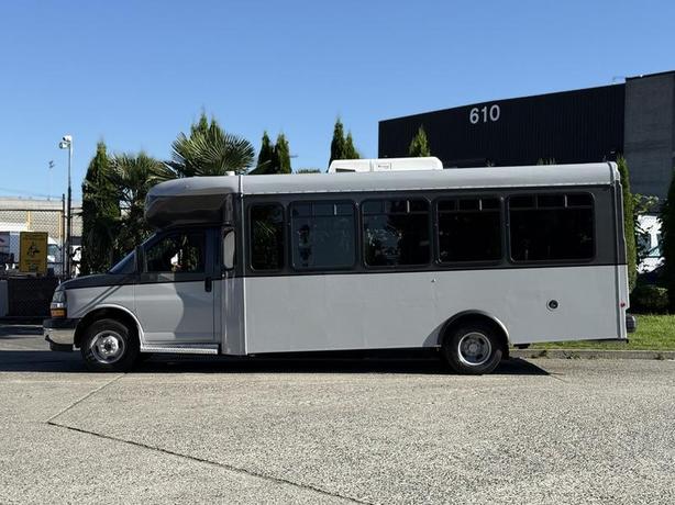 2019 Chevrolet Express 4500 22-Passenger Wheelchair Accessible Bus image 6
