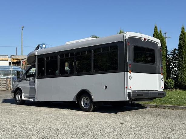 2019 Chevrolet Express 4500 22-Passenger Wheelchair Accessible Bus image 7