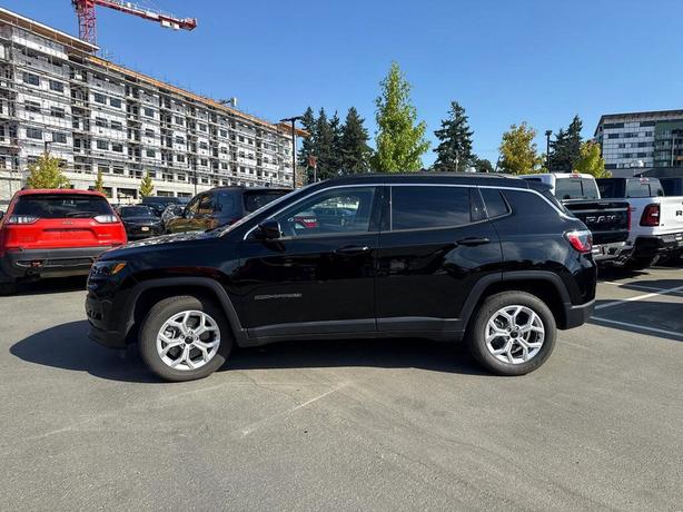 2025 Jeep Compass North 4x4 Sport Utility | Adaptive Cruise Control | Backup Cam image 3
