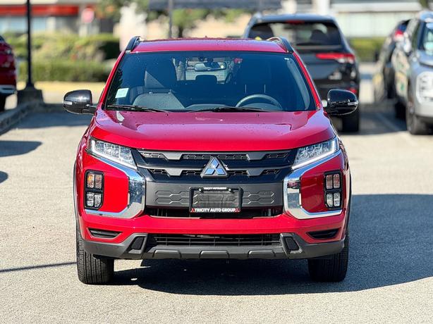 2023 Mitsubishi RVR LE - No Accidents, One Owner, Blind Spot Warning image 3