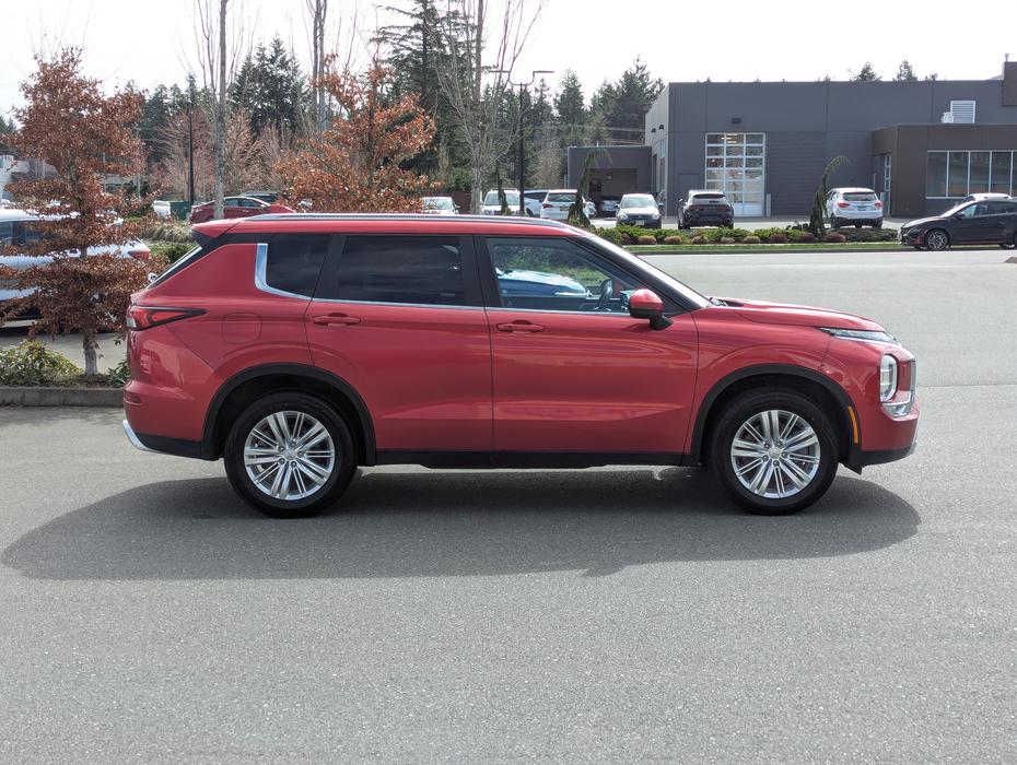 2024 Mitsubishi Outlander SE - 4x4, No Accidents, Sunroof, 7 Passenger display photo