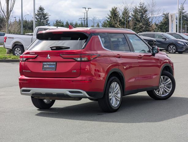 2024 Mitsubishi Outlander SE - 4x4, No Accidents, Sunroof, 7 Passenger image 6