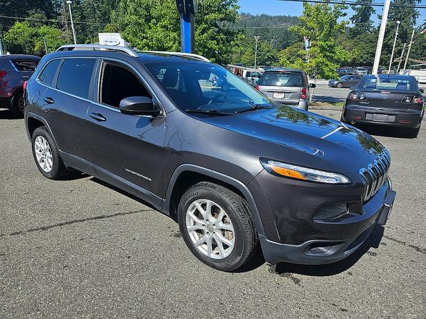 2016 Jeep  Cherokee Latitude image 1