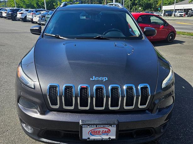 2016 Jeep  Cherokee Latitude image 5
