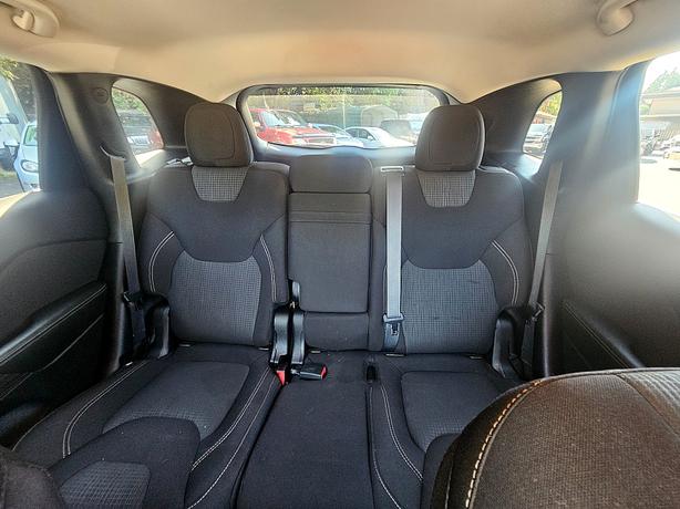 2016 Jeep  Cherokee Latitude image 8