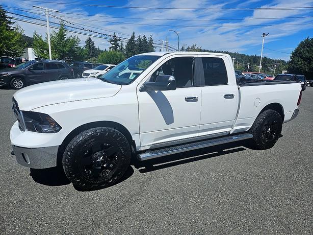 2015 Ram  1500 SLT image 2