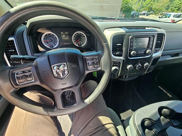 2015 Ram  1500 SLT image 7