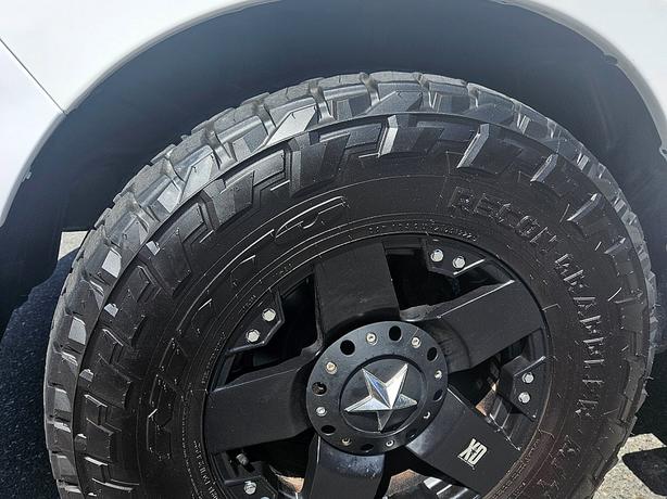 2015 Ram  1500 SLT image 8