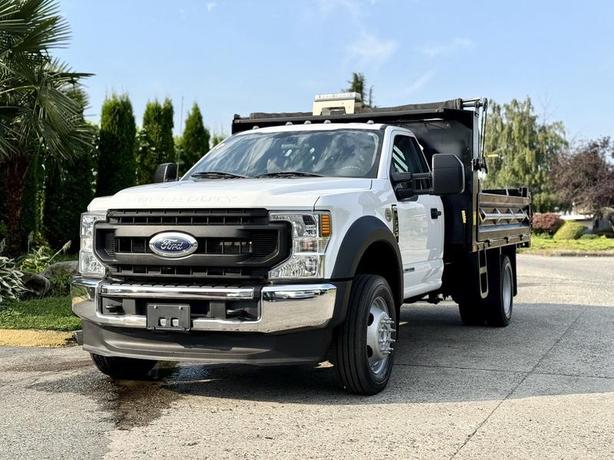 2022 Ford F-550 XL 4X4 12-Foot Diesel Dump Truck image 4
