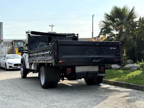 2022 Ford F-550 XL 4X4 12-Foot Diesel Dump Truck image 8