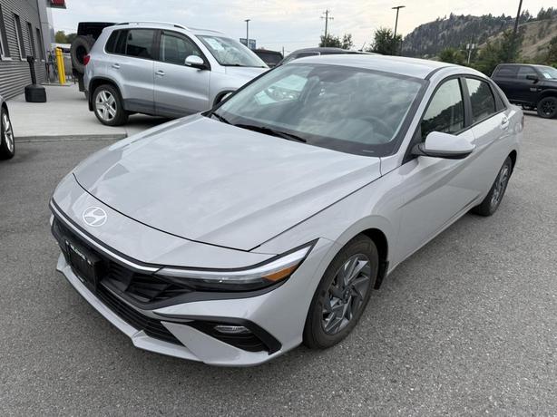 2024 Hyundai Elantra Preferred image 2