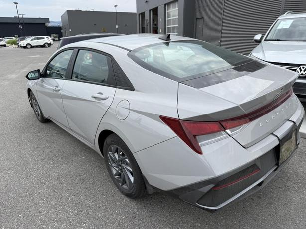 2024 Hyundai Elantra Preferred image 3