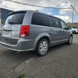 2015 Dodge Caravan SXT | 3.6L Pentastar V6 | Locally Owned & Operated | 2nd Row  thumbnail image 3