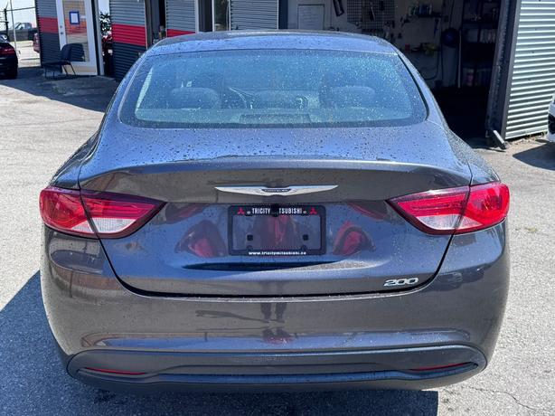 2016 Chrysler 200 LX - Local BC Car, Push Button Start, A/C image 4