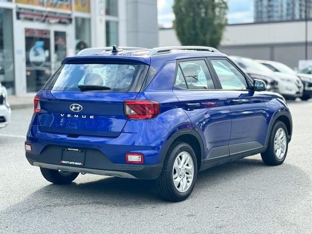 2022 Hyundai Venue - Apple CarPlay, Android Auto, Heated Seats image 5