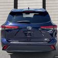 2021 Toyota Highlander XLE thumbnail image 5