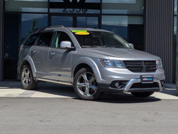 2017 Dodge Journey Crossroad - Sunroof, DVD Player, Navigation image 4
