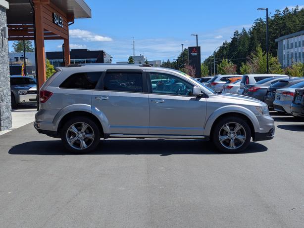 2017 Dodge Journey Crossroad - Sunroof, DVD Player, Navigation image 5