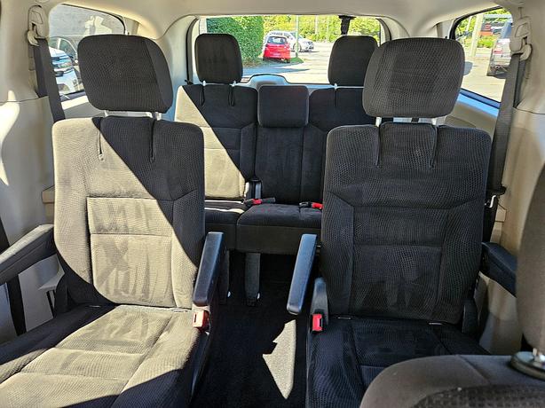 2017 Dodge  Grand Caravan SE image 8