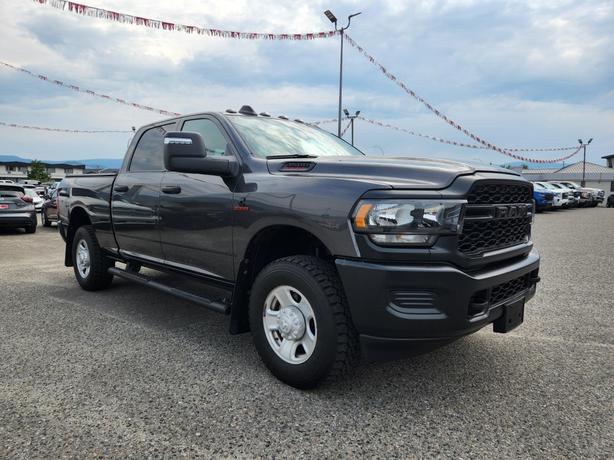 2023 RAM 3500 Tradesman | 6.7L Cummins Turbo | 6'4" Box | Rear Auto-Levelling Ai image 2