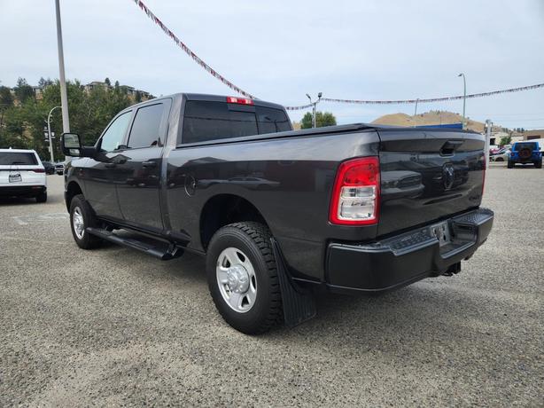 2023 RAM 3500 Tradesman | 6.7L Cummins Turbo | 6'4" Box | Rear Auto-Levelling Ai image 4