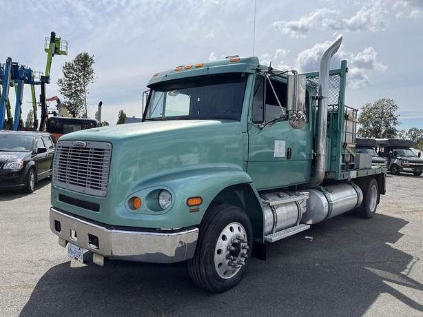 2003 Freightliner FL112 Flat Deck fuel truck  Diesel Air Brakes image 1