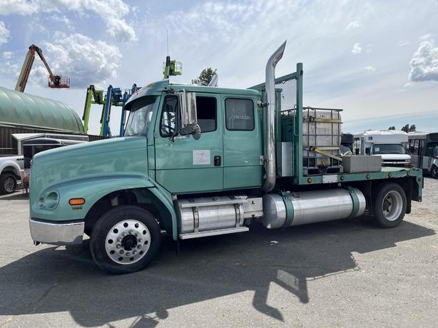 2003 Freightliner FL112 Flat Deck fuel truck  Diesel Air Brakes image 2