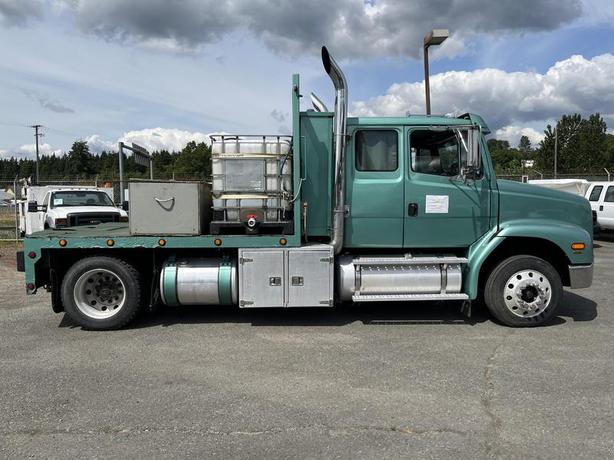 2003 Freightliner FL112 Flat Deck fuel truck  Diesel Air Brakes image 6