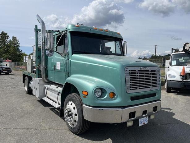 2003 Freightliner FL112 Flat Deck fuel truck  Diesel Air Brakes image 7