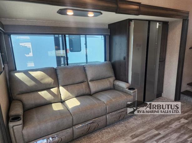 Used 2022 Grand Design Reflection 150 Series 260RD image 6