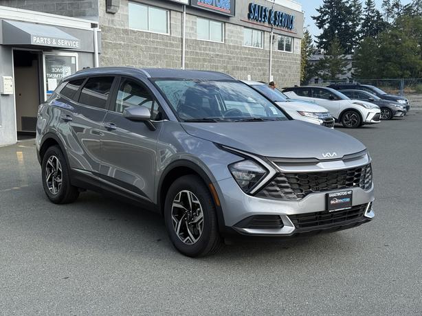 2024 Kia Sportage LX AWD - 17" Alloy Wheels & Remote Keyless Entry image 4